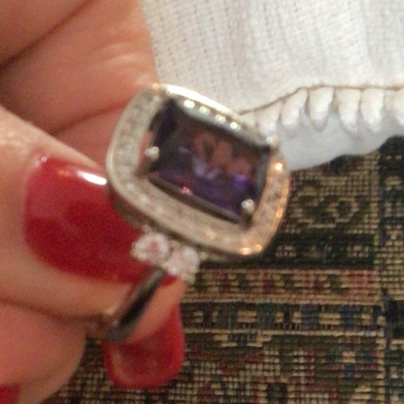 Women’s Amethyst and Crystal Accents Cushion Cut Ring sz 7 - Picture 4 of 7